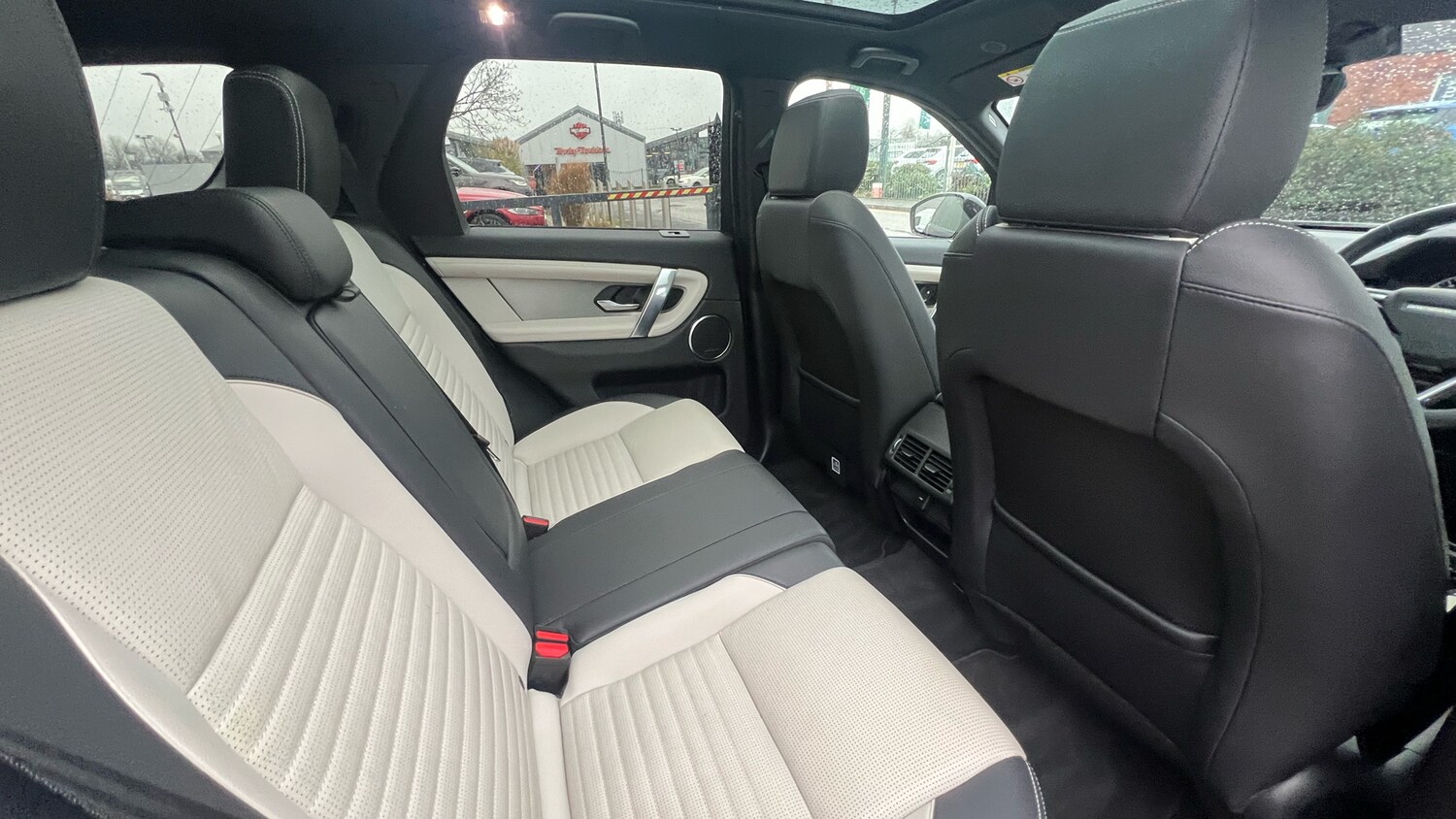 Used Land Rover Discovery Sport 2022 for sale - 77569325: Photo 32