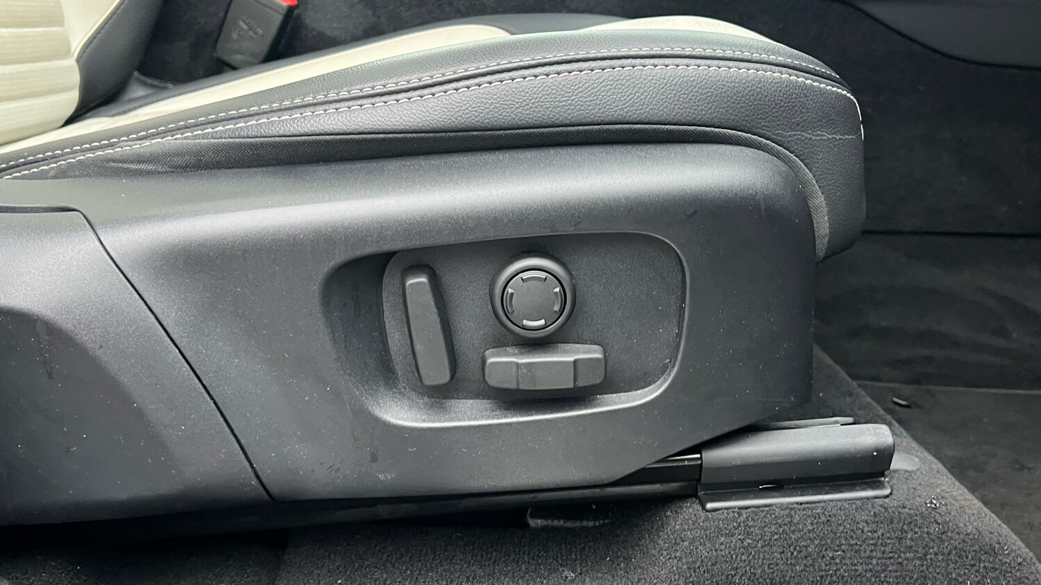 Used Land Rover Discovery Sport 2022 for sale - 77569325: Photo 36