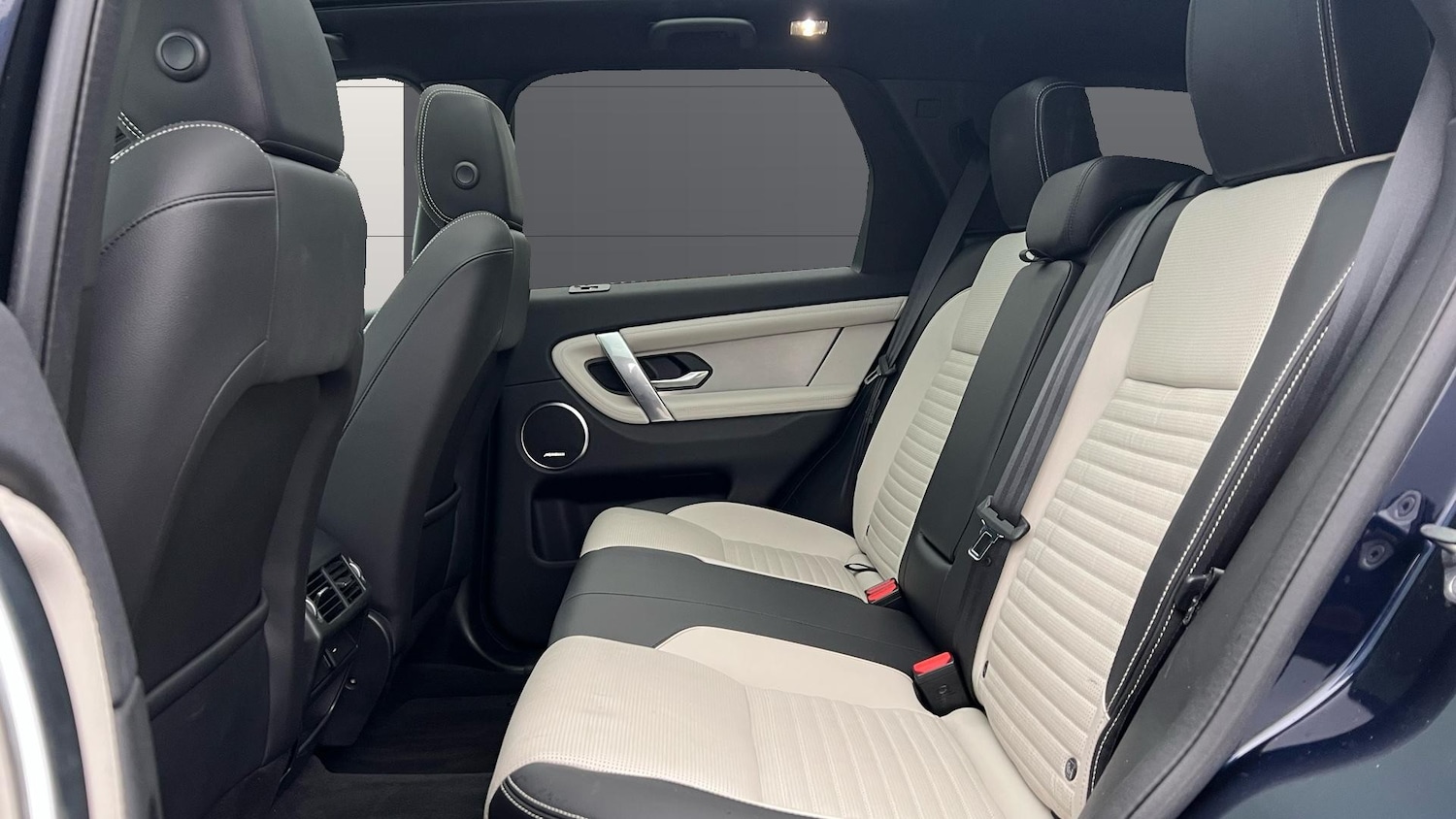 Used Land Rover Discovery Sport 2022 for sale - 77569325: Photo 4