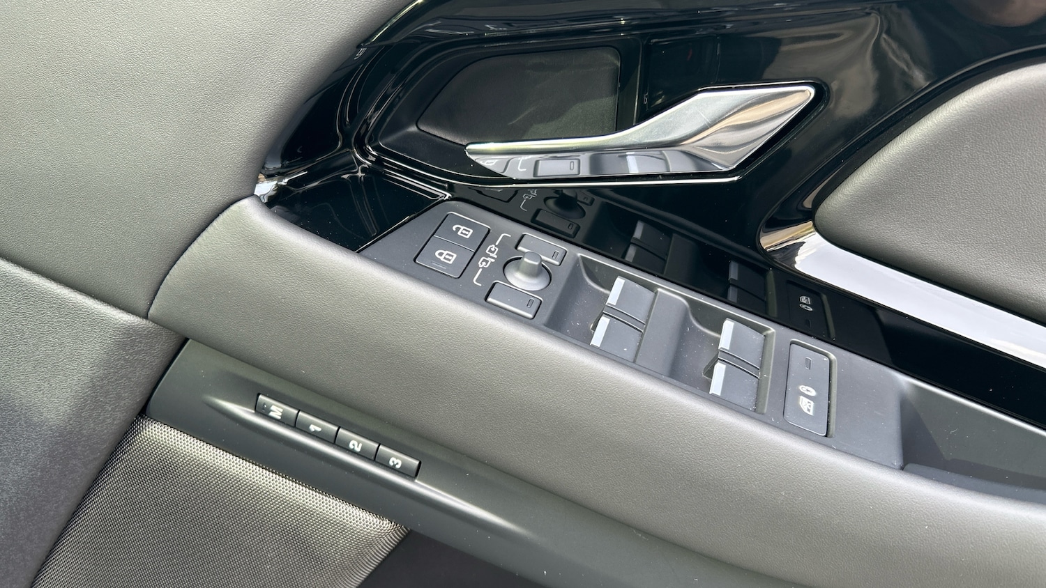 Used Land Rover Range Rover Evoque 2025 for sale - 78182687: Photo 25