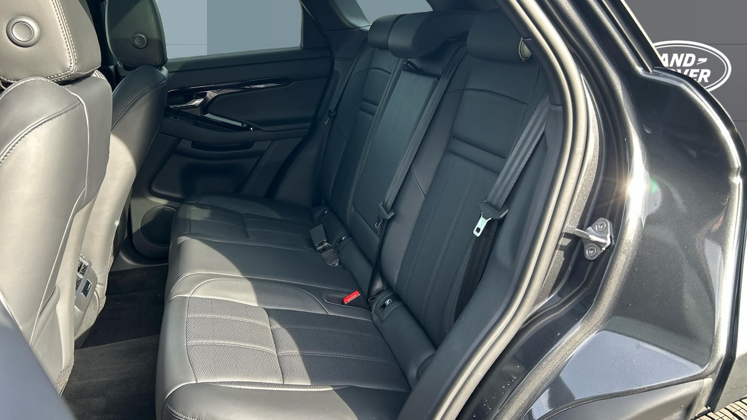 Used Land Rover Range Rover Evoque 2025 for sale - 78182687: Photo 4