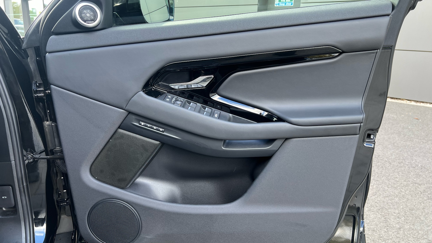 Used Land Rover Range Rover Evoque 2025 for sale - 76554154: Photo 34