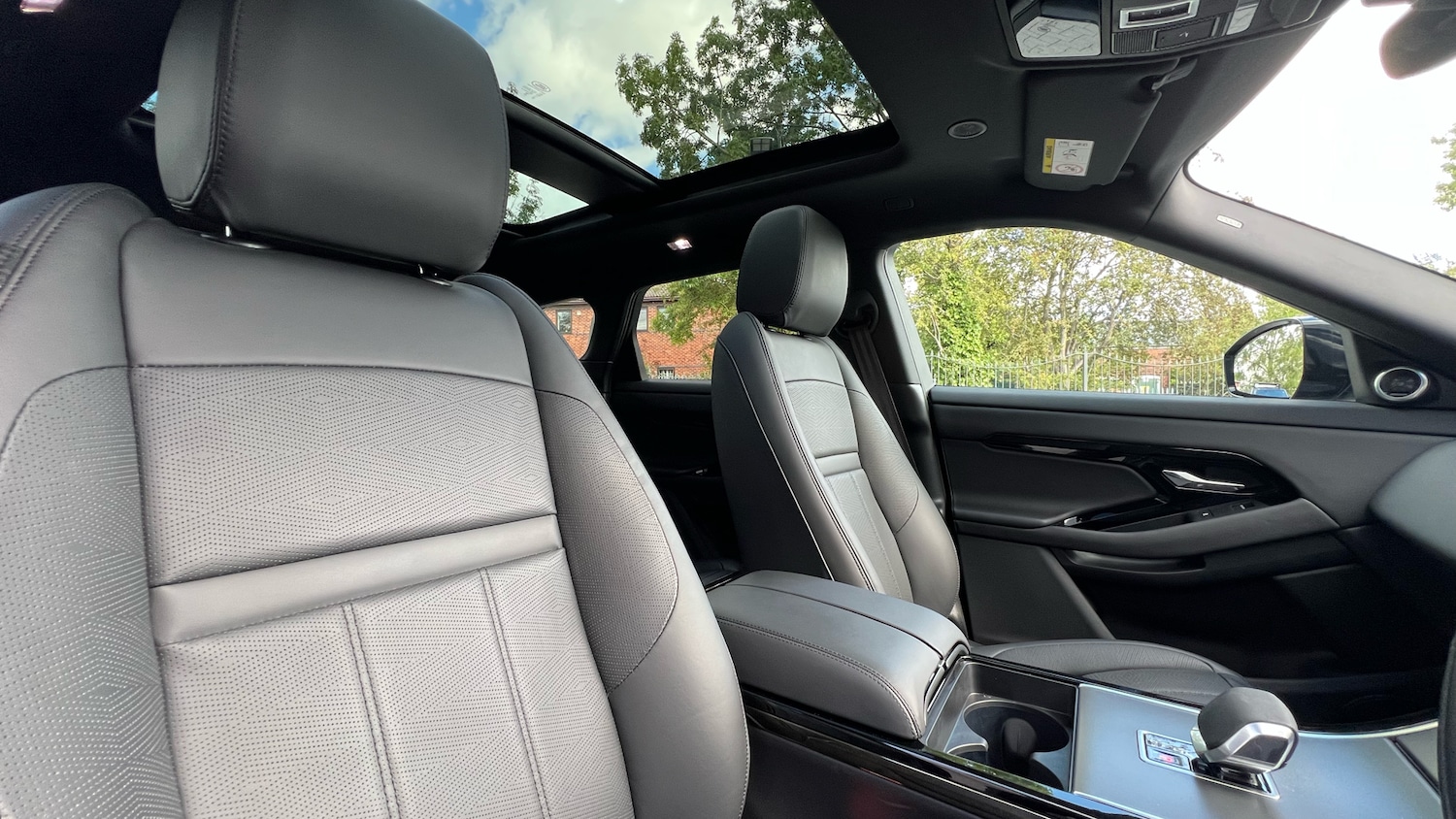 Used Land Rover Range Rover Evoque 2025 for sale - 76554154: Photo 37