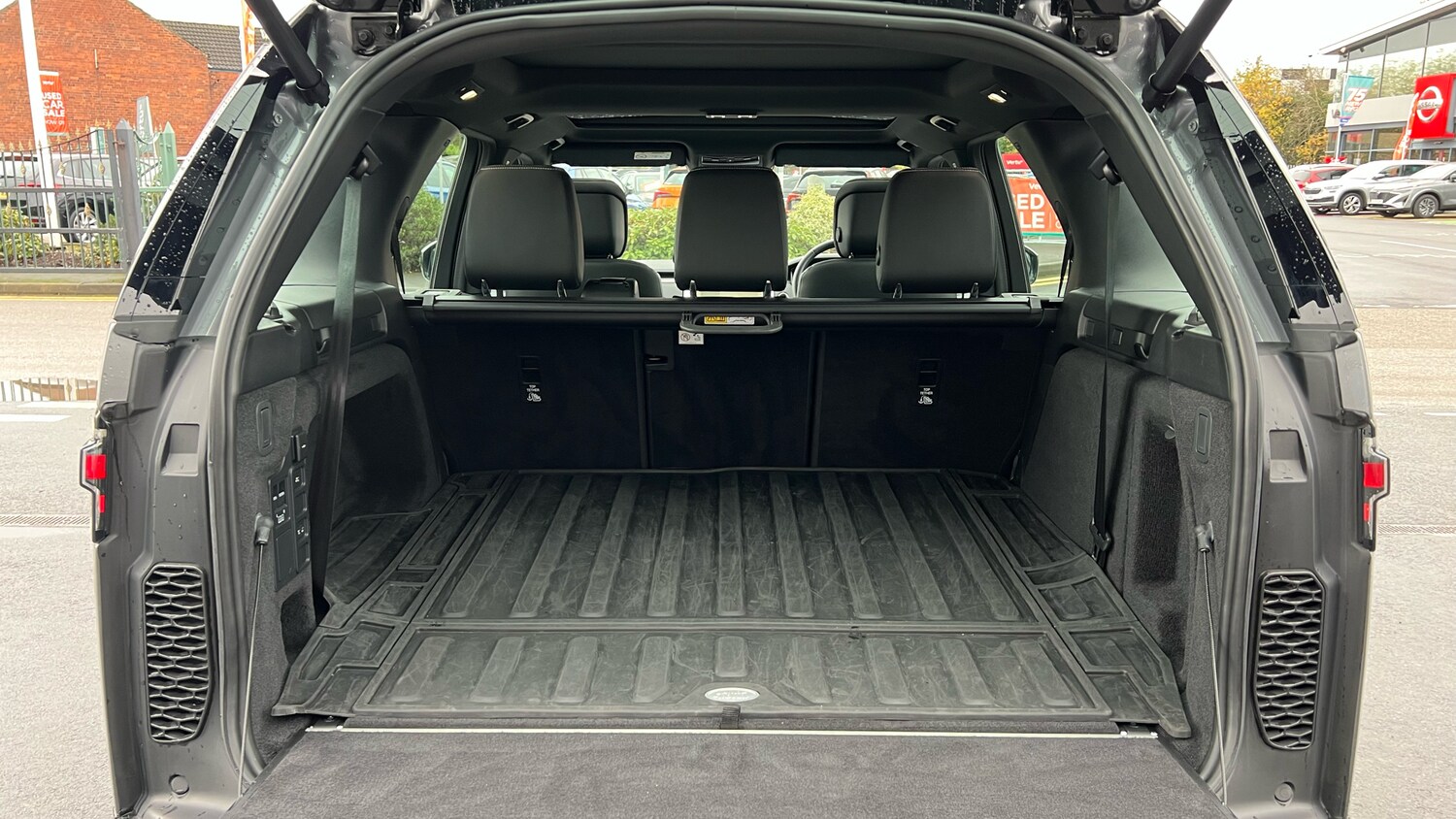 Used Land Rover Discovery 2022 for sale - 77336421: Photo 10