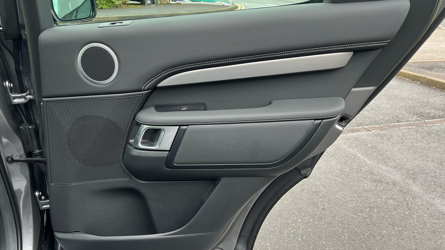 Used Land Rover Discovery 2022 for sale - 77336421: Photo 31