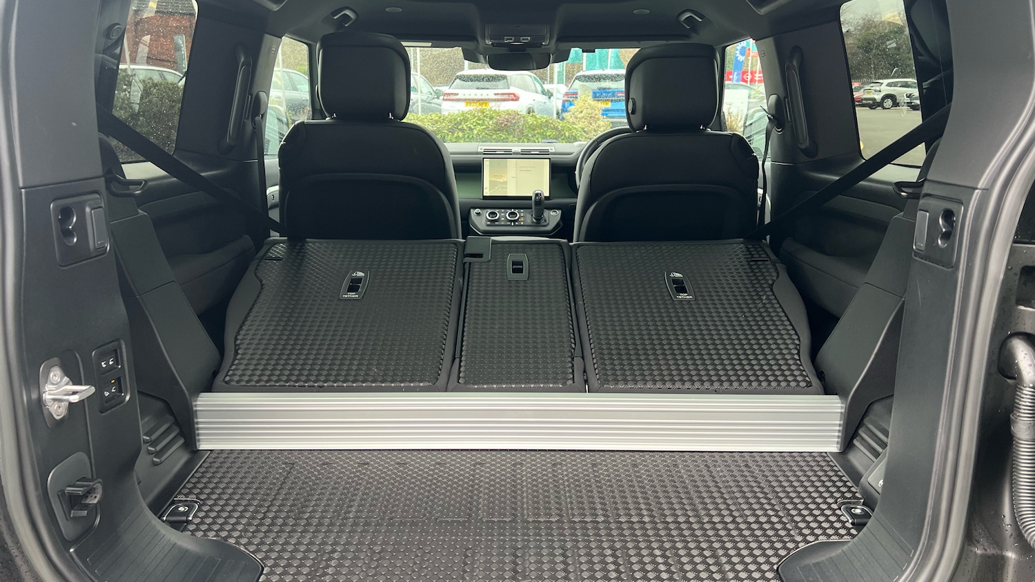 Used Land Rover Defender 2023 for sale - 77851184: Photo 10