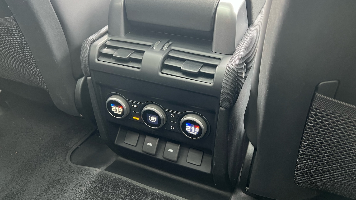 Used Land Rover Defender 2023 for sale - 77851184: Photo 18