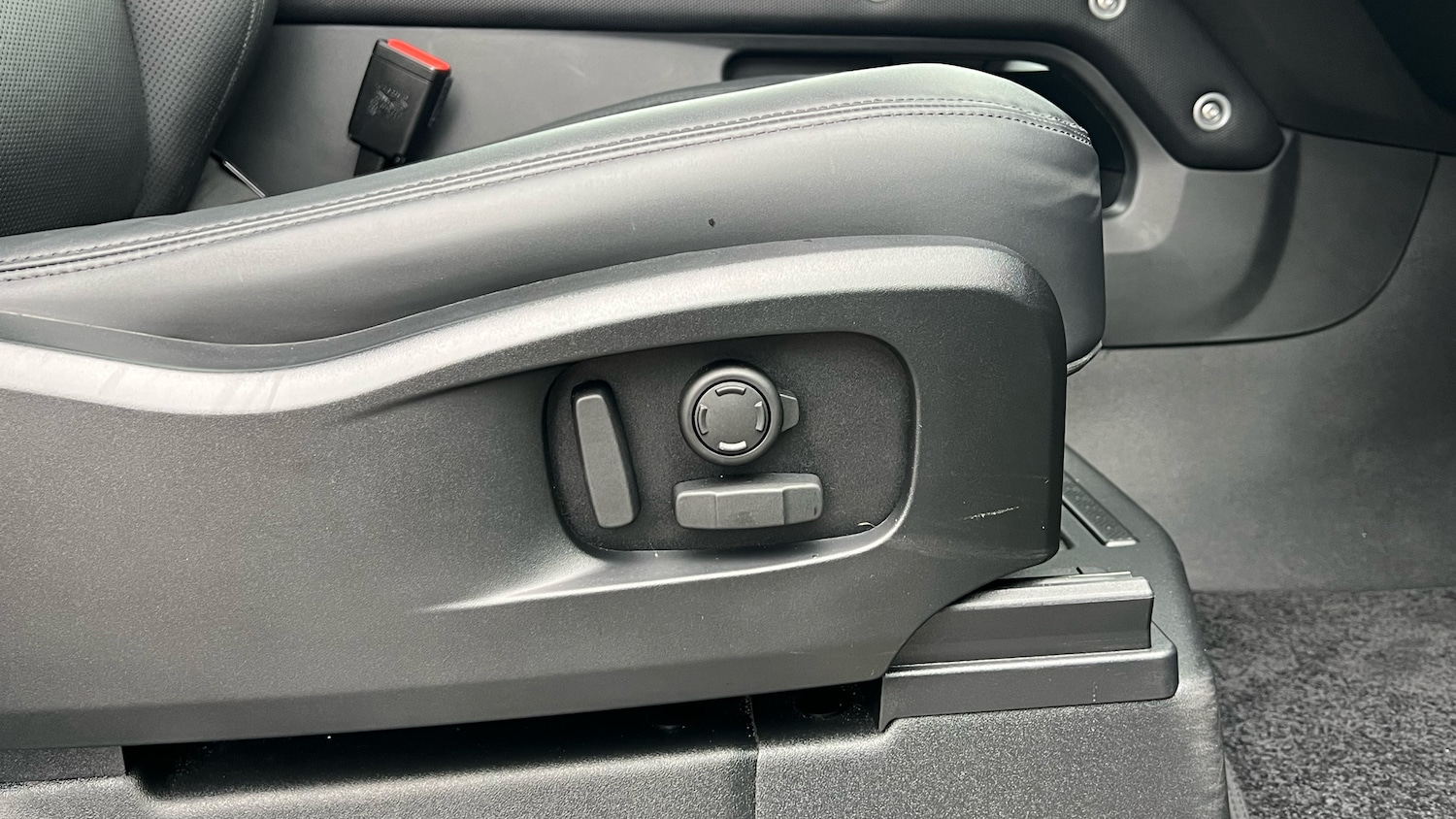 Used Land Rover Defender 2023 for sale - 77851184: Photo 34