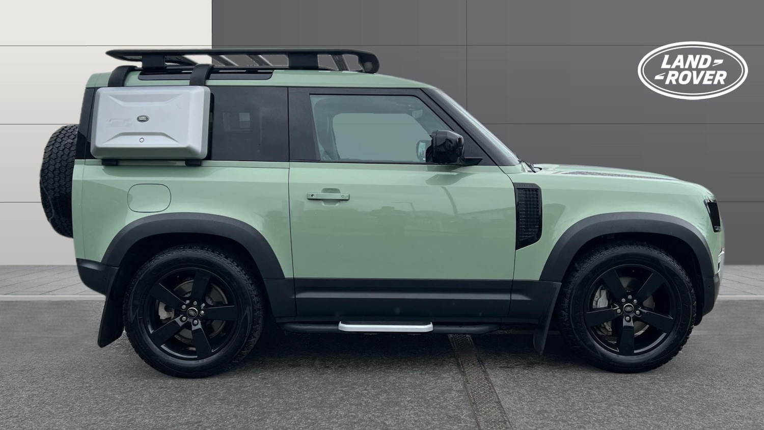 Used Land Rover Defender 2023 for sale - 77851184: Photo 5