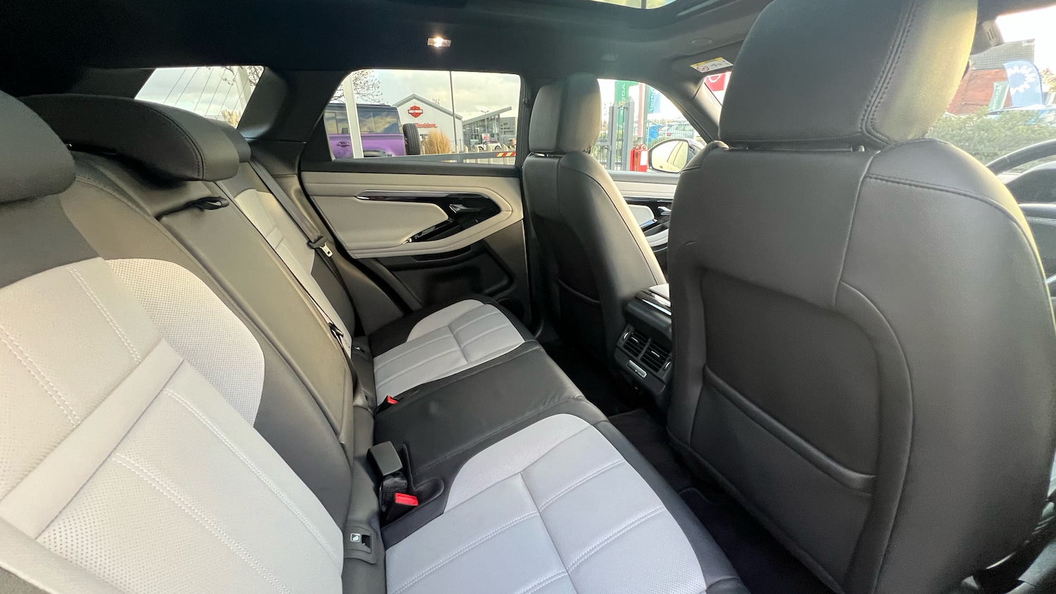 Used Land Rover Range Rover Evoque 2023 for sale - 76881506: Photo 32