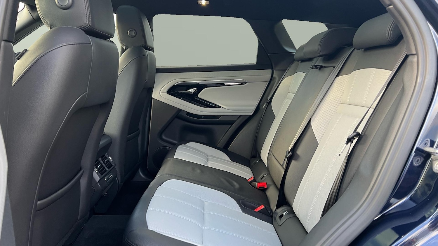 Used Land Rover Range Rover Evoque 2023 for sale - 76881506: Photo 4