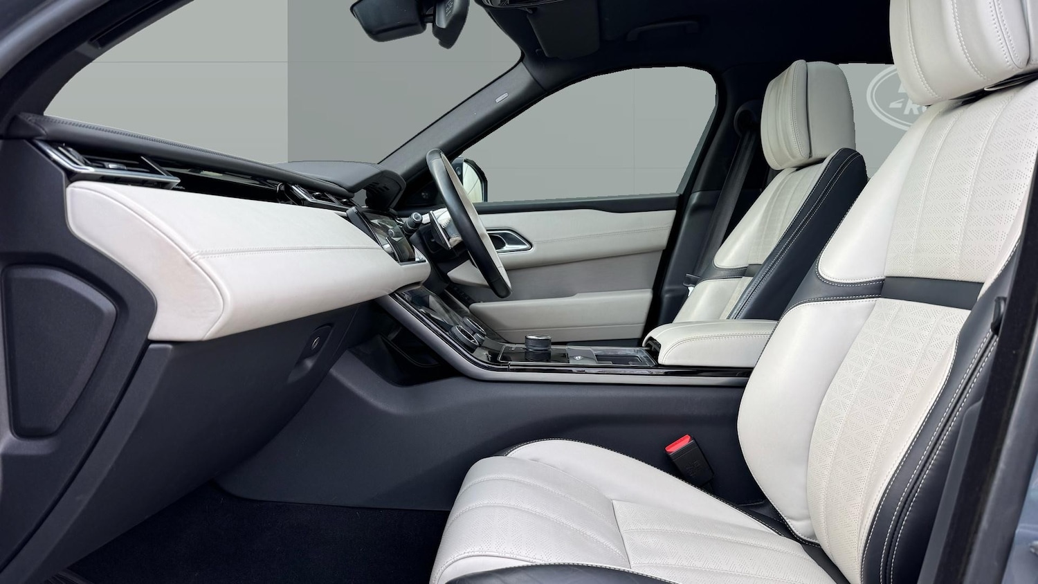 Used Land Rover Range Rover Velar 2019 for sale - 76382526: Photo 3