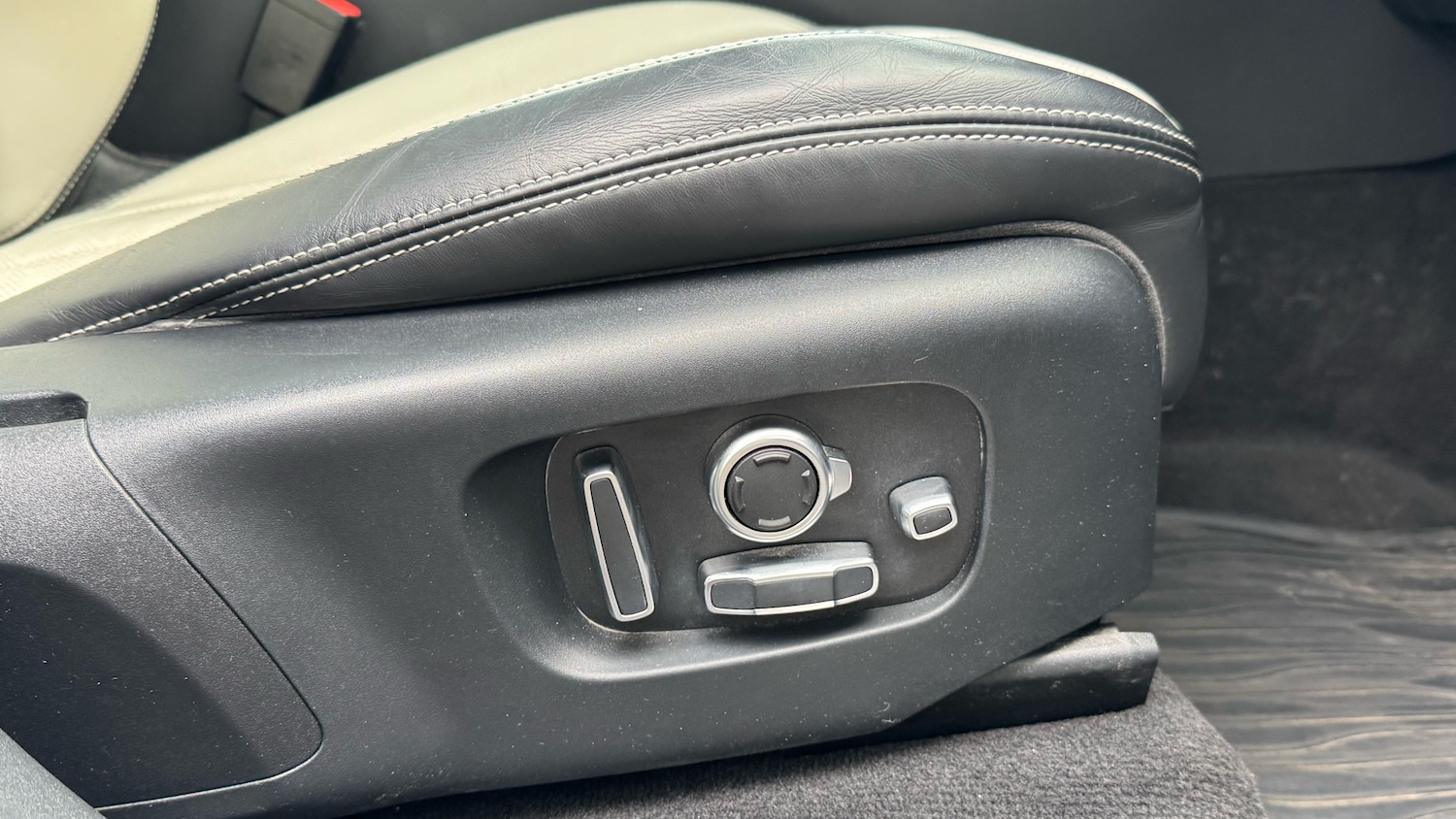 Used Land Rover Range Rover Velar 2019 for sale - 76382526: Photo 36