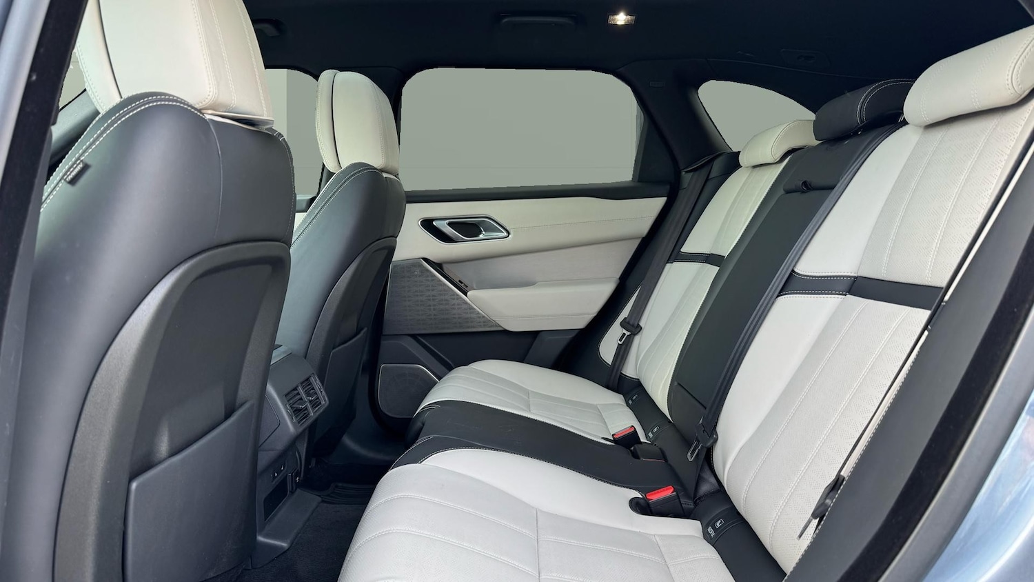 Used Land Rover Range Rover Velar 2019 for sale - 76382526: Photo 4