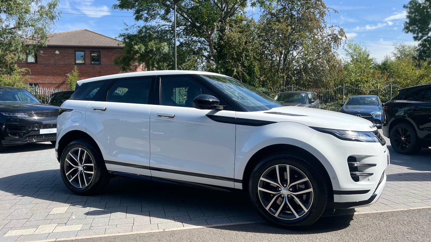 Used Land Rover Range Rover Evoque 2025 for sale - 76762336: Photo 26