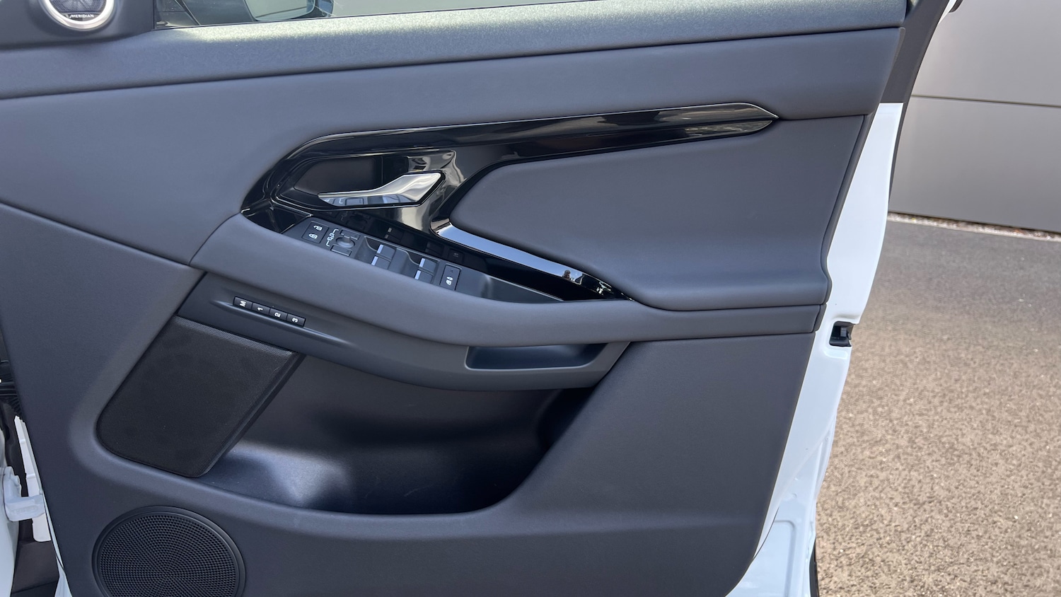 Used Land Rover Range Rover Evoque 2025 for sale - 76762336: Photo 34