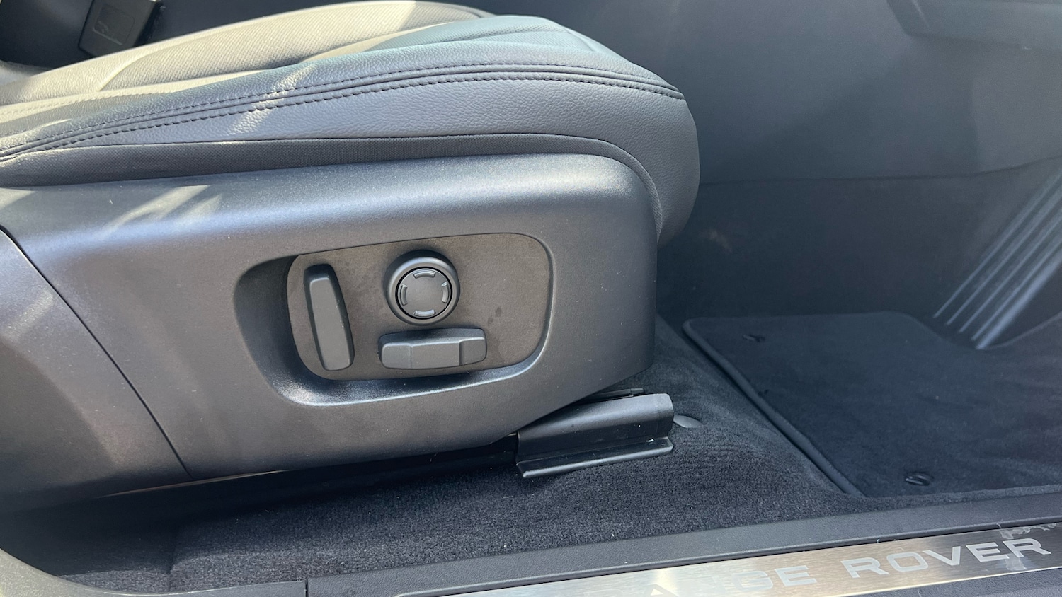 Used Land Rover Range Rover Evoque 2025 for sale - 76762336: Photo 37
