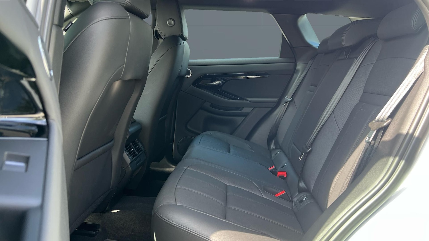 Used Land Rover Range Rover Evoque 2025 for sale - 76762336: Photo 4