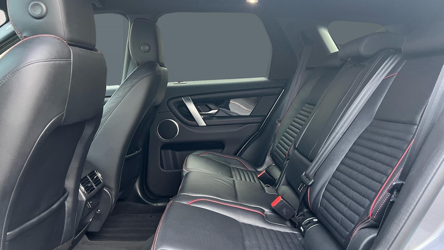 Used Land Rover Discovery Sport 2021 for sale - 76719192: Photo 4