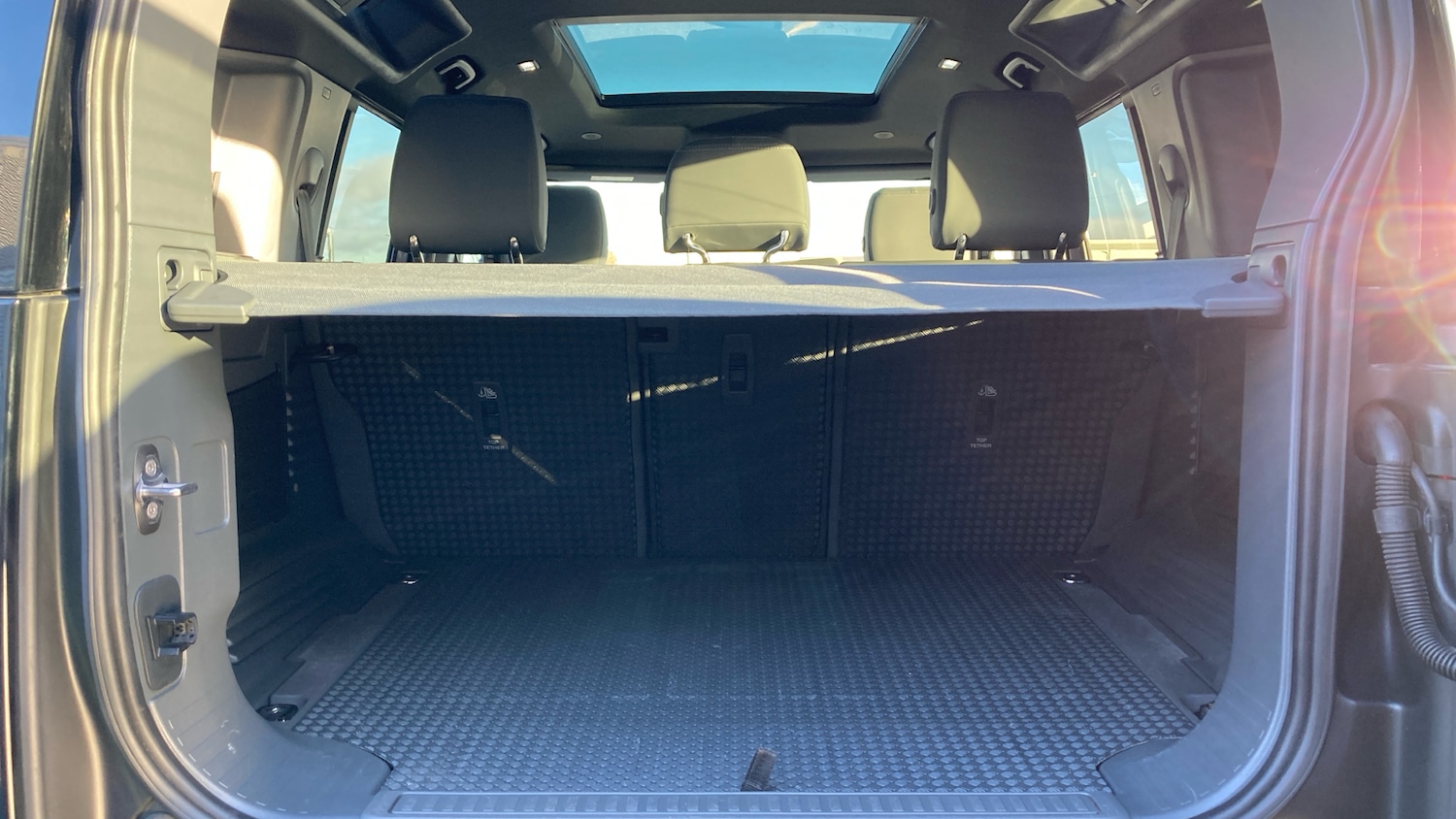 Used Land Rover Defender 2023 for sale - 77665535: Photo 10