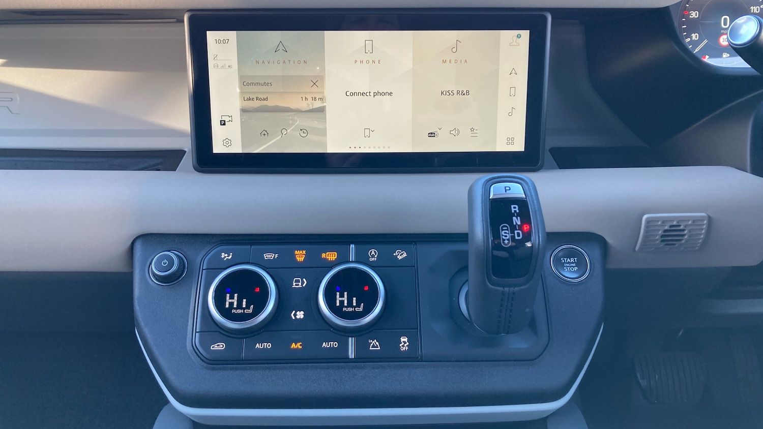 Used Land Rover Defender 2023 for sale - 77665535: Photo 14