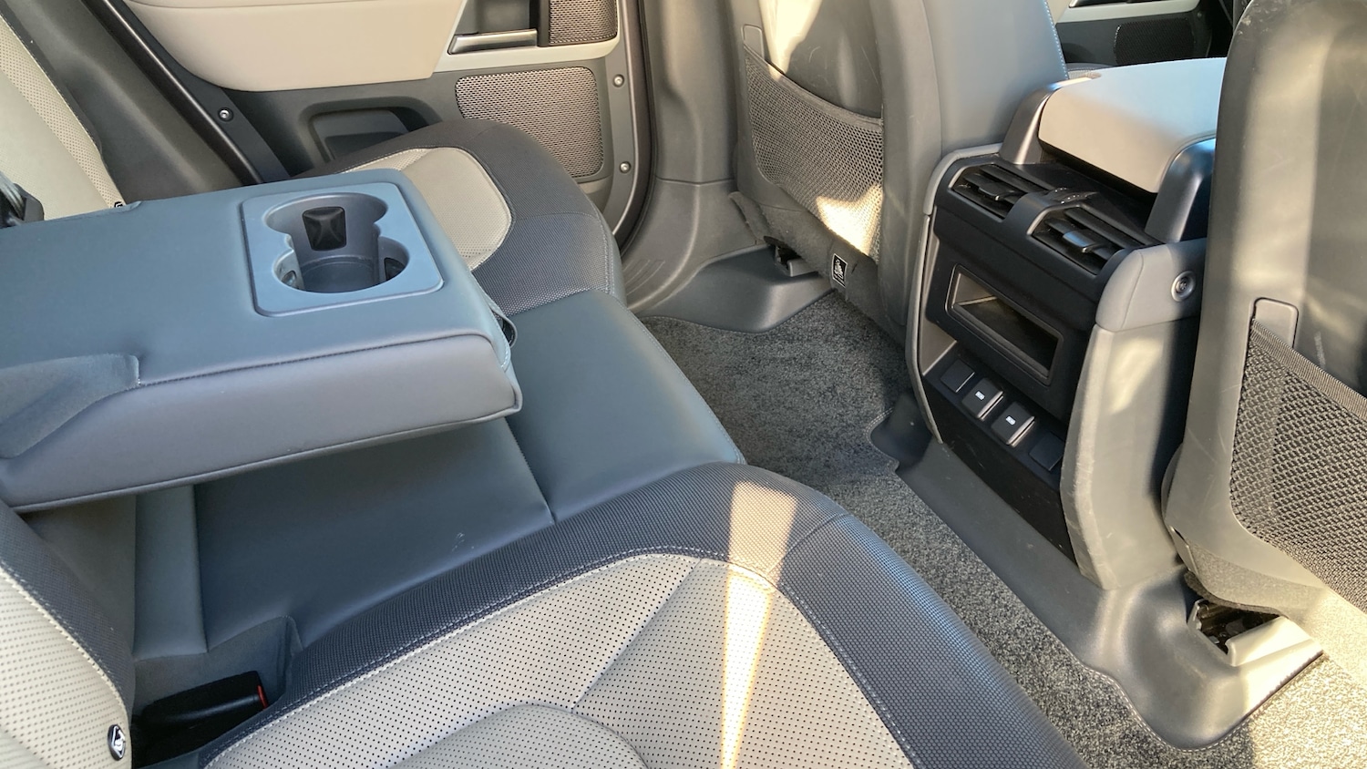 Used Land Rover Defender 2023 for sale - 77665535: Photo 41