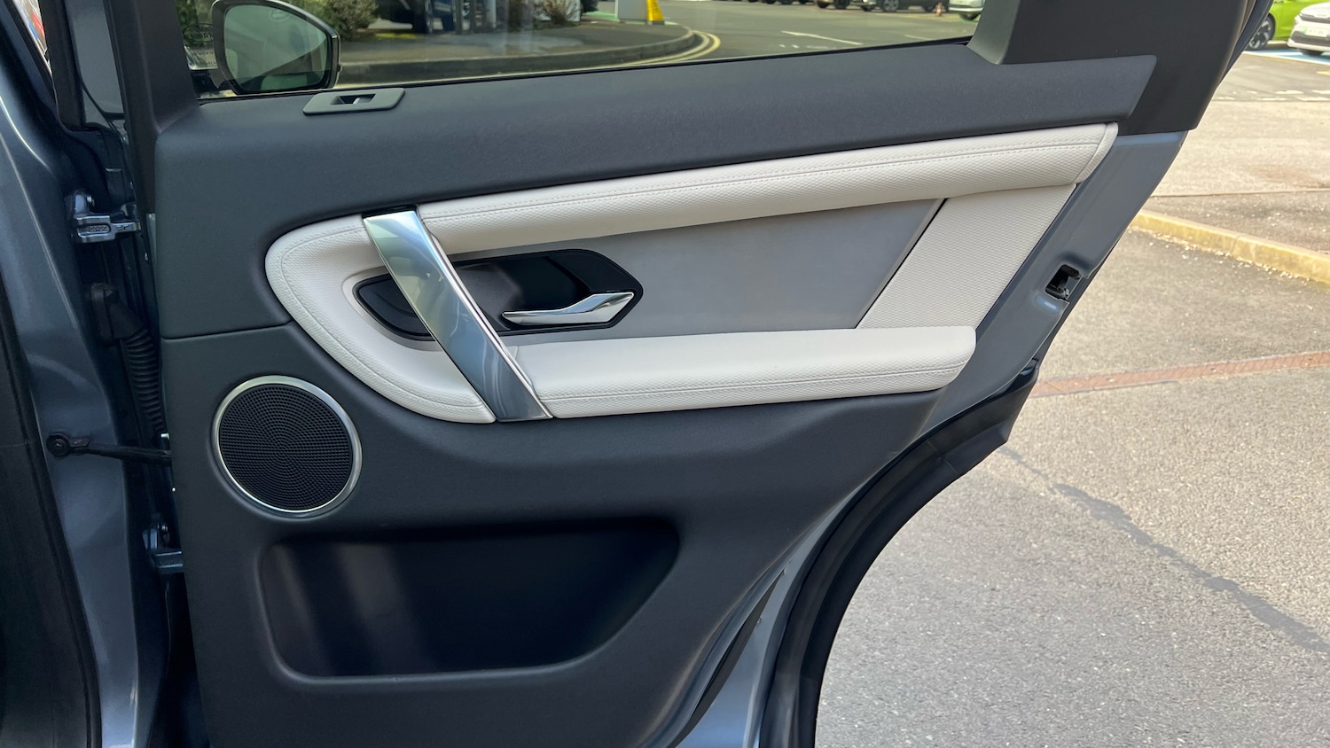 Used Land Rover Discovery Sport 2023 for sale - 77822040: Photo 31