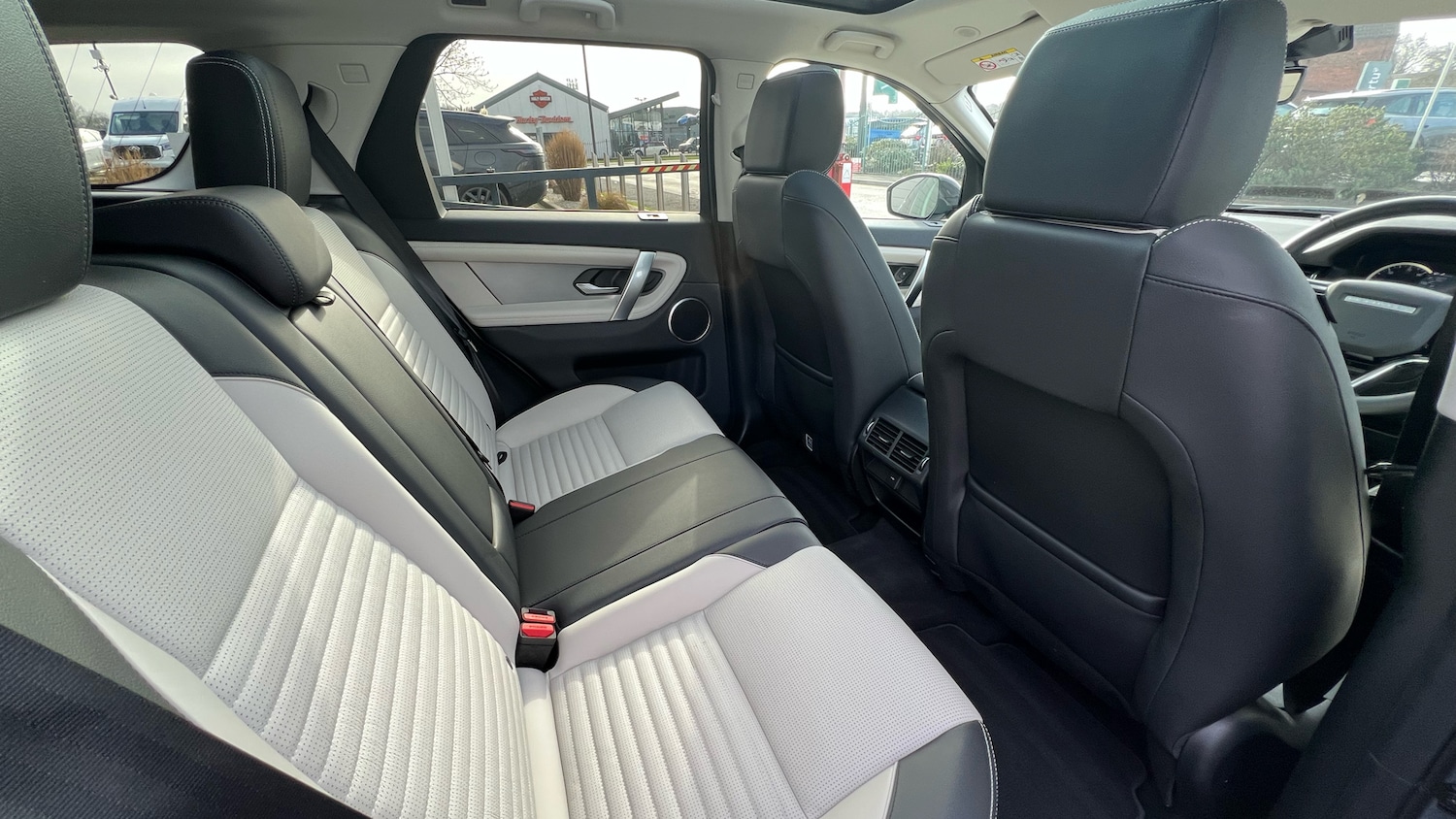 Used Land Rover Discovery Sport 2023 for sale - 77822040: Photo 32