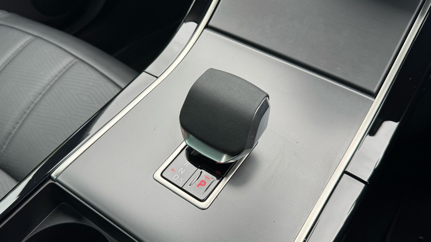 Used Land Rover Range Rover Evoque 2025 for sale - 76219064: Photo 13