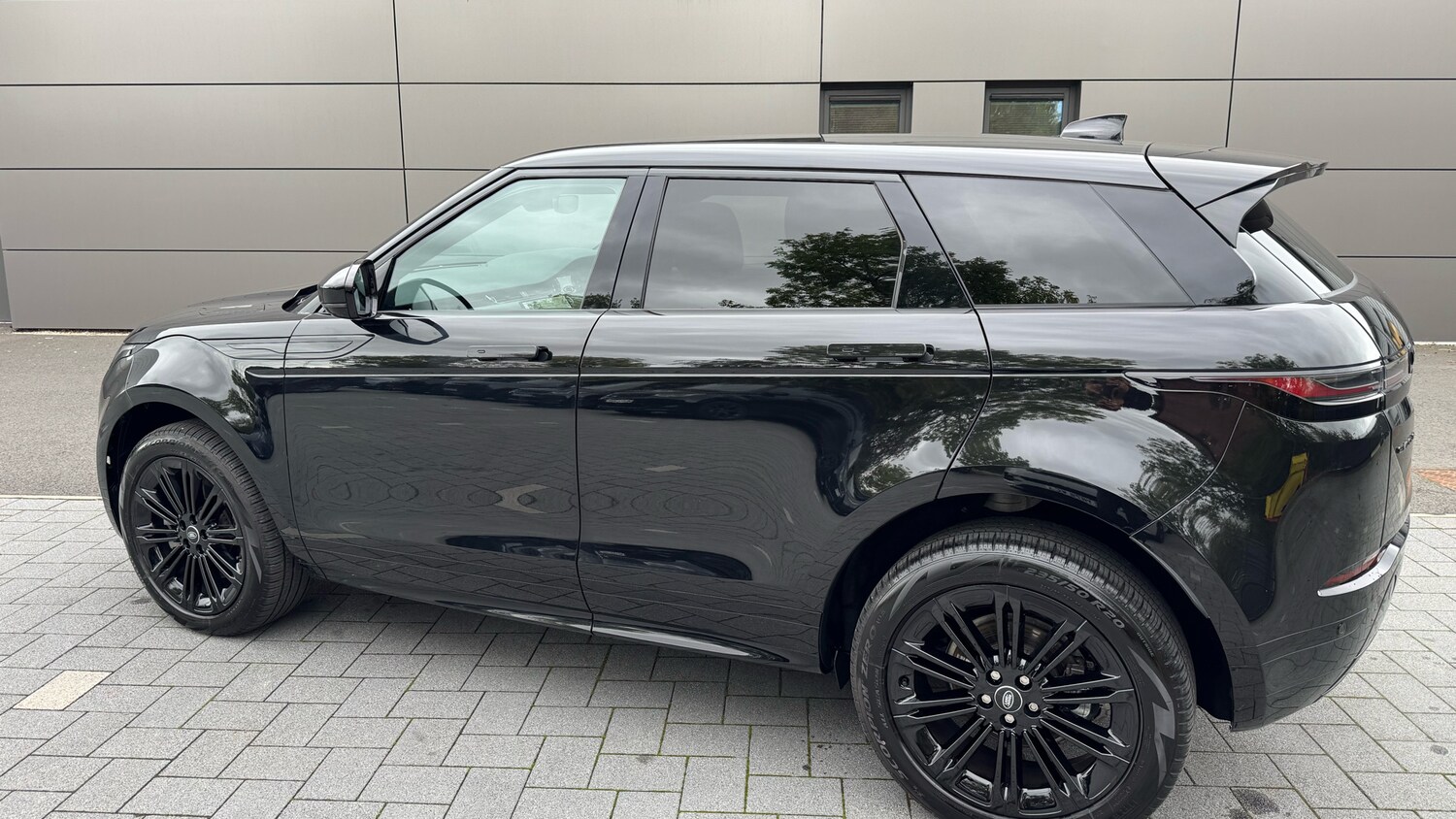 Used Land Rover Range Rover Evoque 2025 for sale - 76219064: Photo 21