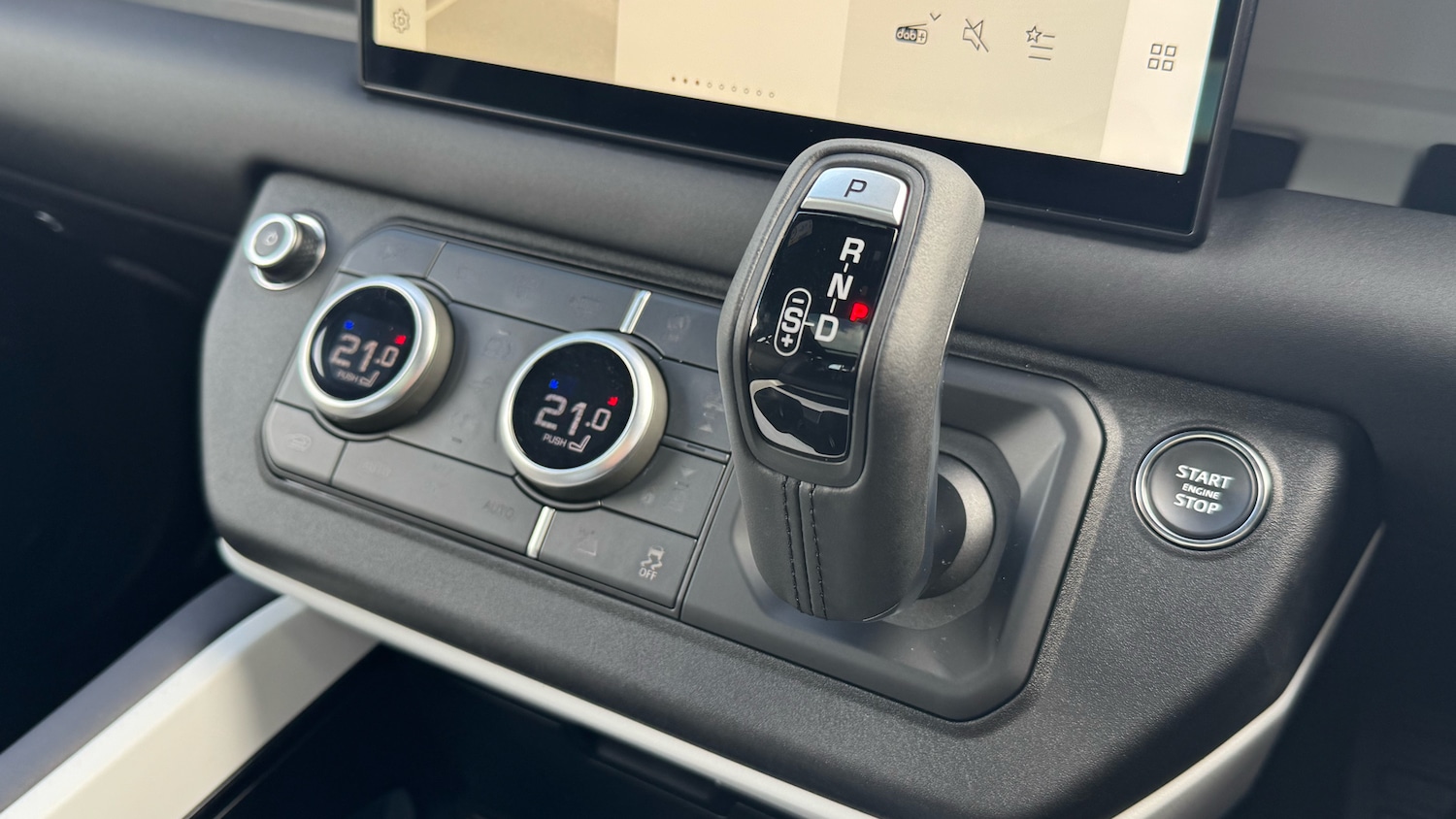 Used Land Rover Defender 2025 for sale - 76340456: Photo 13