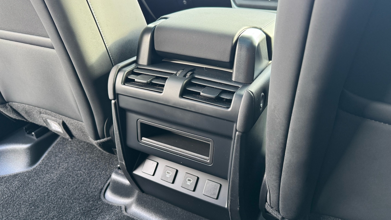 Used Land Rover Defender 2025 for sale - 76340456: Photo 18
