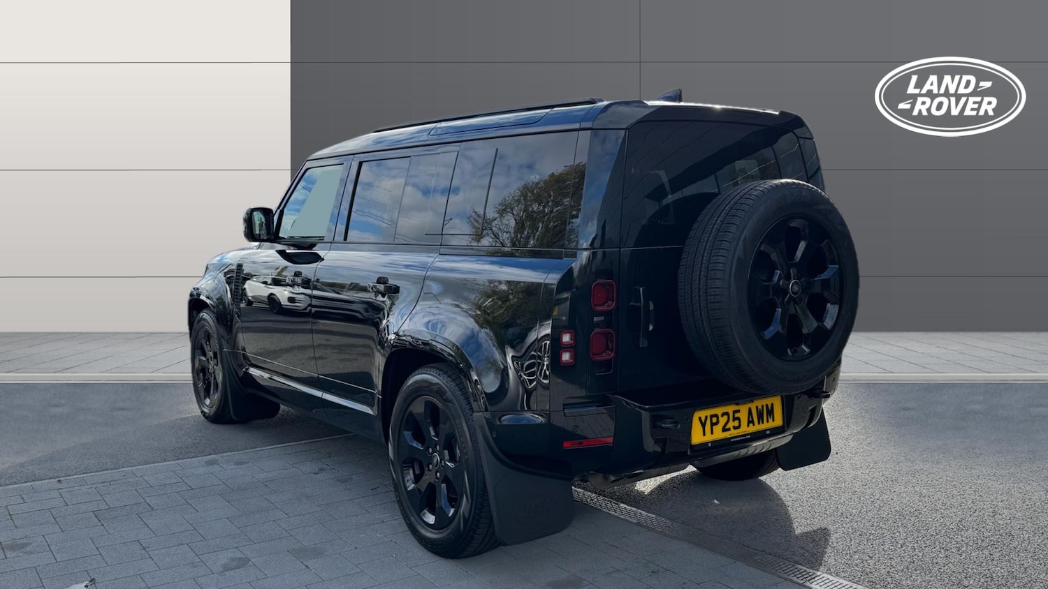 Used Land Rover Defender 2025 for sale - 76340456: Photo 2
