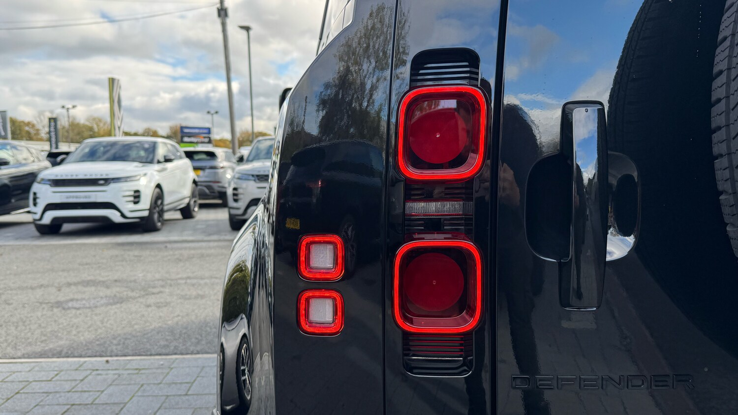 Used Land Rover Defender 2025 for sale - 76340456: Photo 30