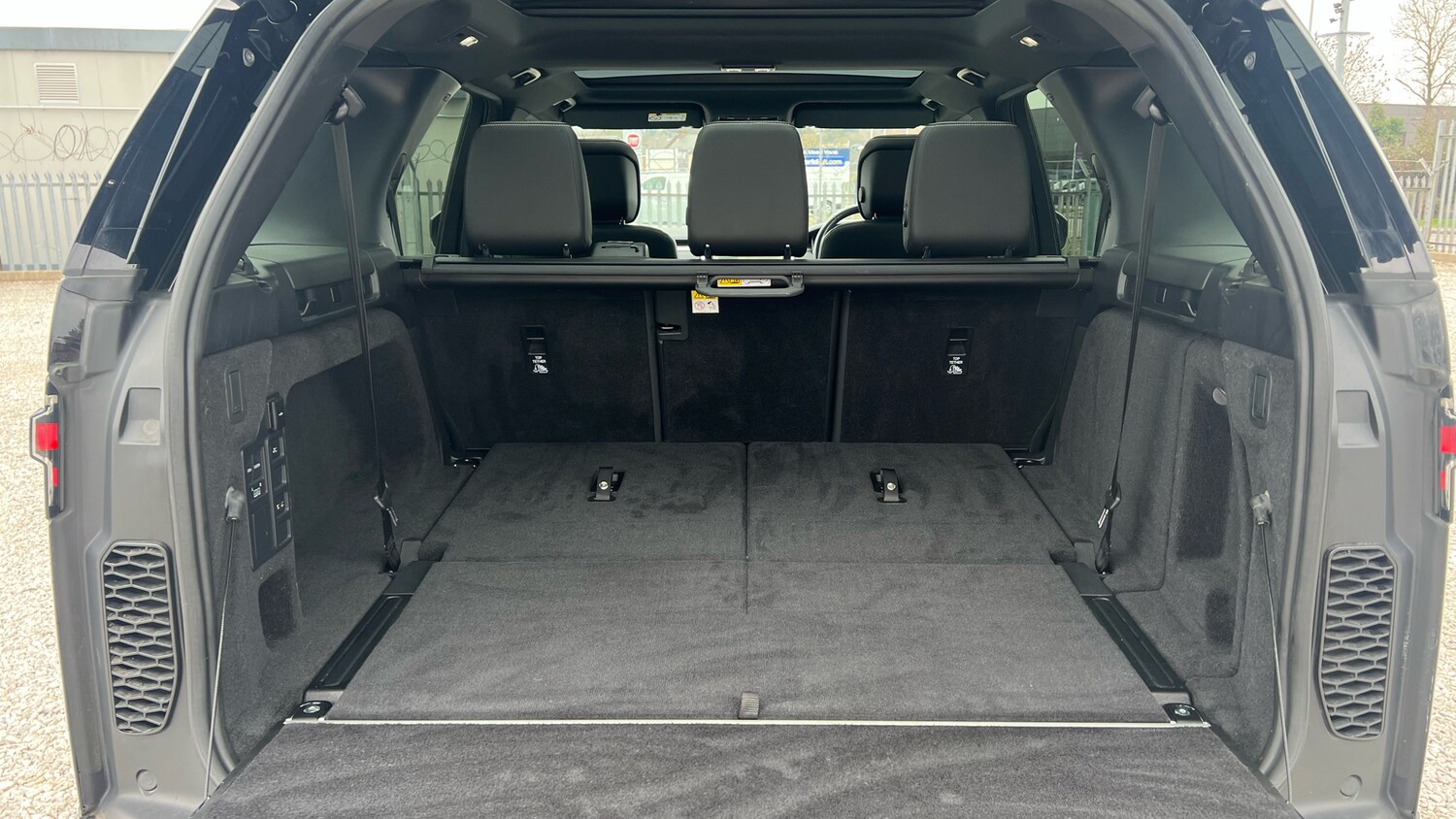 Used Land Rover Discovery 2022 for sale - 77917101: Photo 10