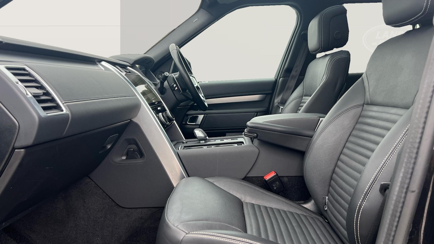 Used Land Rover Discovery 2022 for sale - 77917101: Photo 3