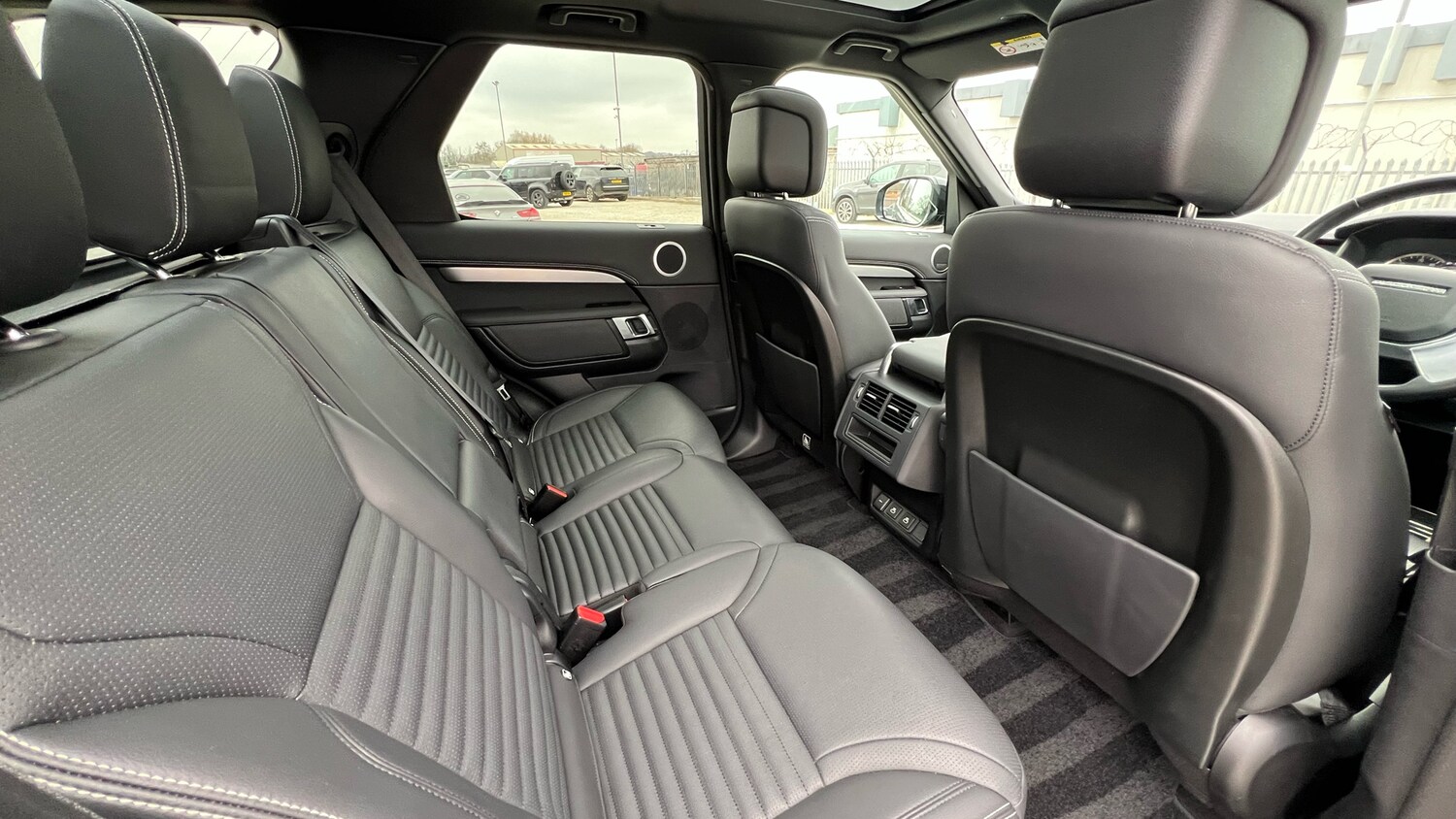 Used Land Rover Discovery 2022 for sale - 77917101: Photo 32