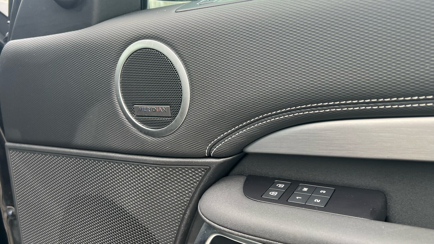 Used Land Rover Discovery 2022 for sale - 77917101: Photo 35