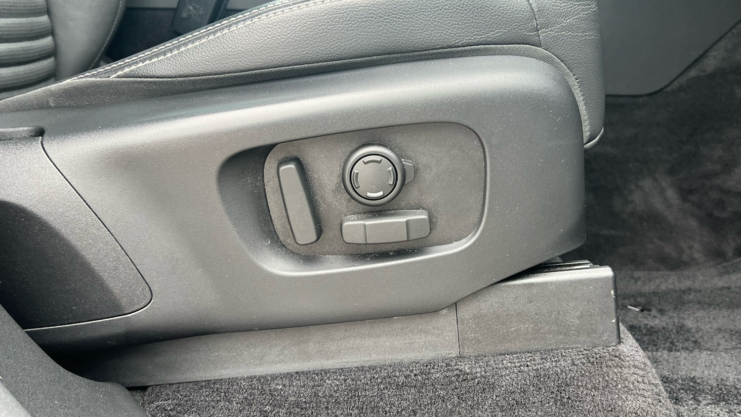 Used Land Rover Discovery 2022 for sale - 77917101: Photo 36