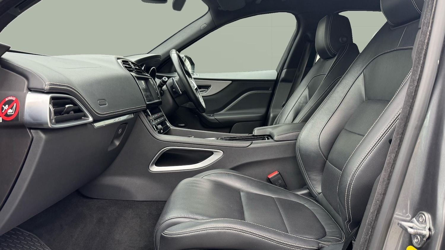 Used Jaguar F-Pace 2017 for sale - 76290454: Photo 3
