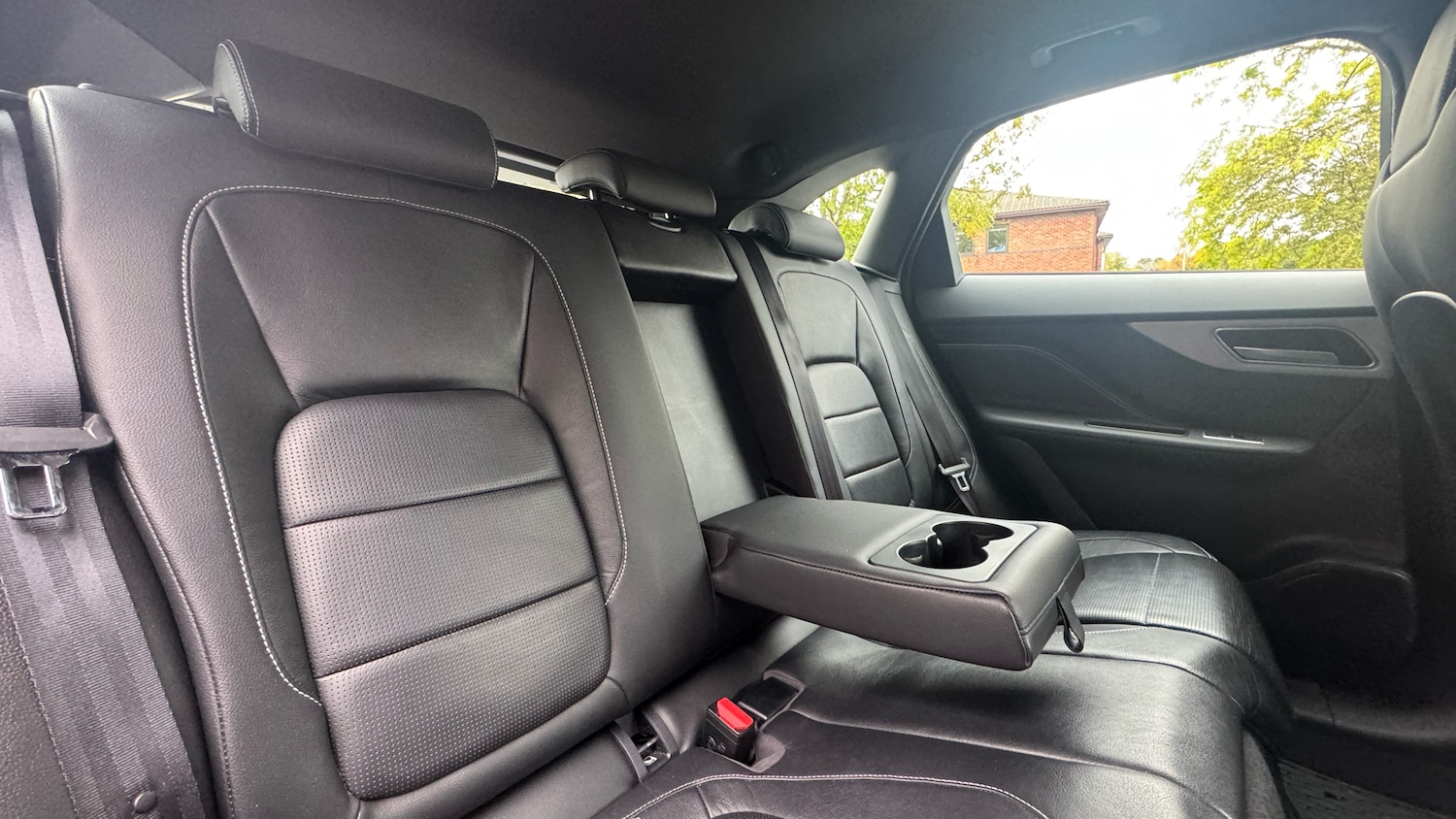 Used Jaguar F-Pace 2017 for sale - 76290454: Photo 33