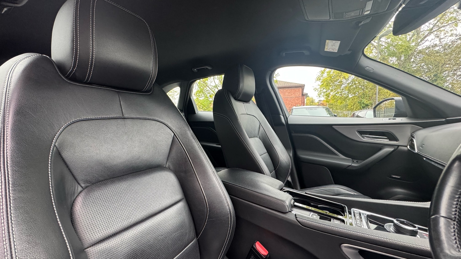 Used Jaguar F-Pace 2017 for sale - 76290454: Photo 37
