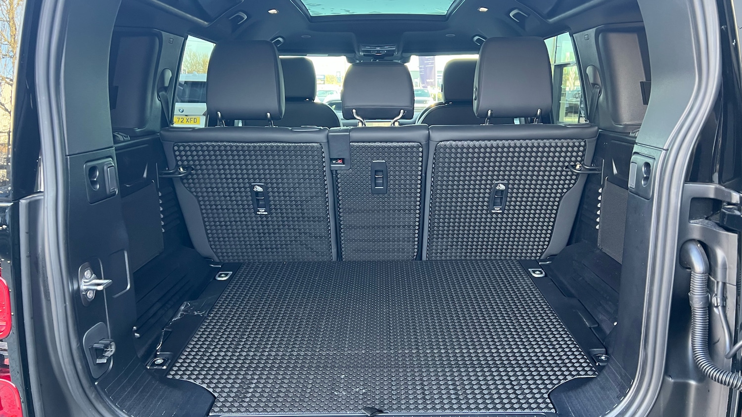 Used Land Rover Defender 2025 for sale - 76723030: Photo 10