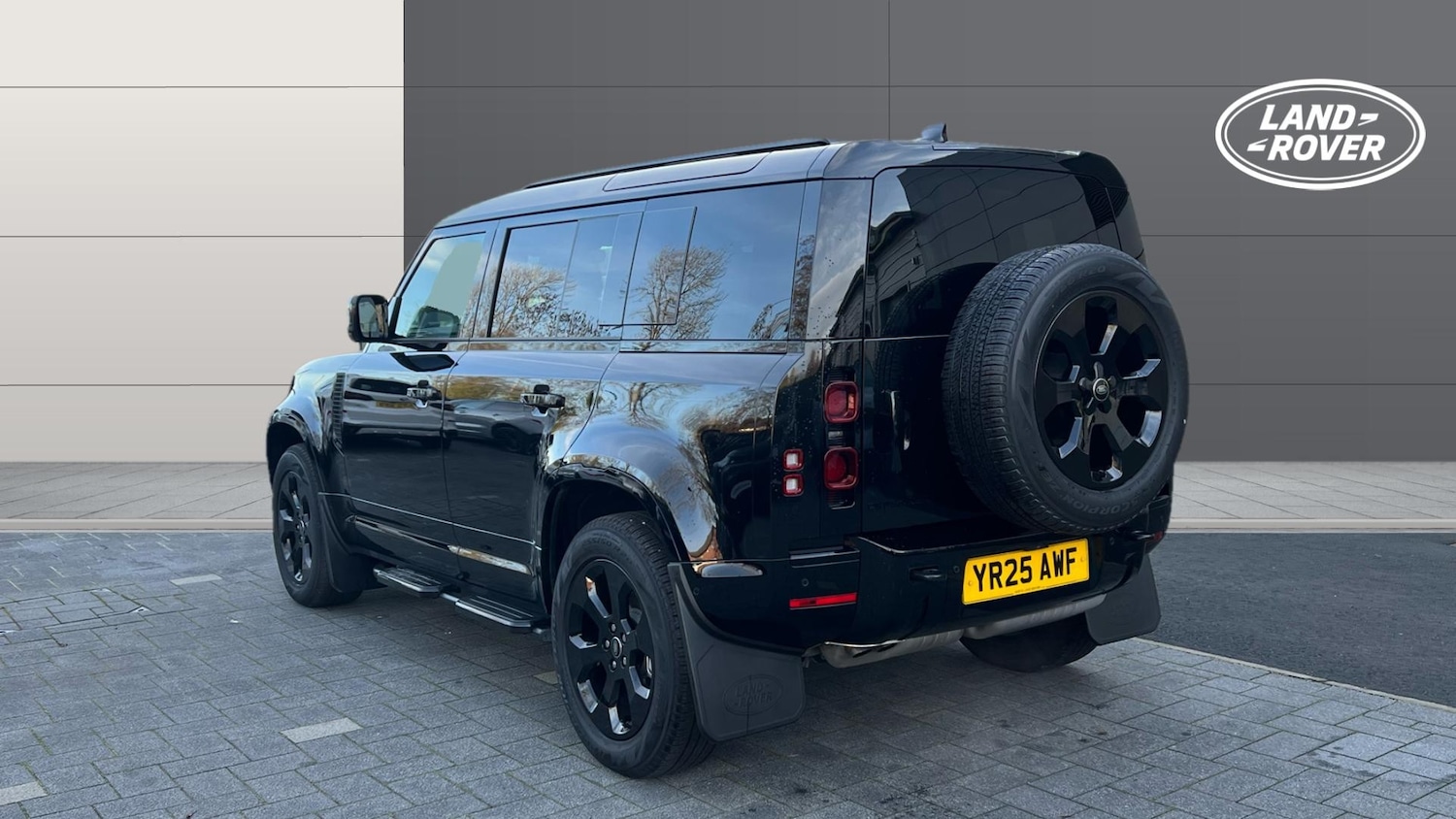 Used Land Rover Defender 2025 for sale - 76723030: Photo 2