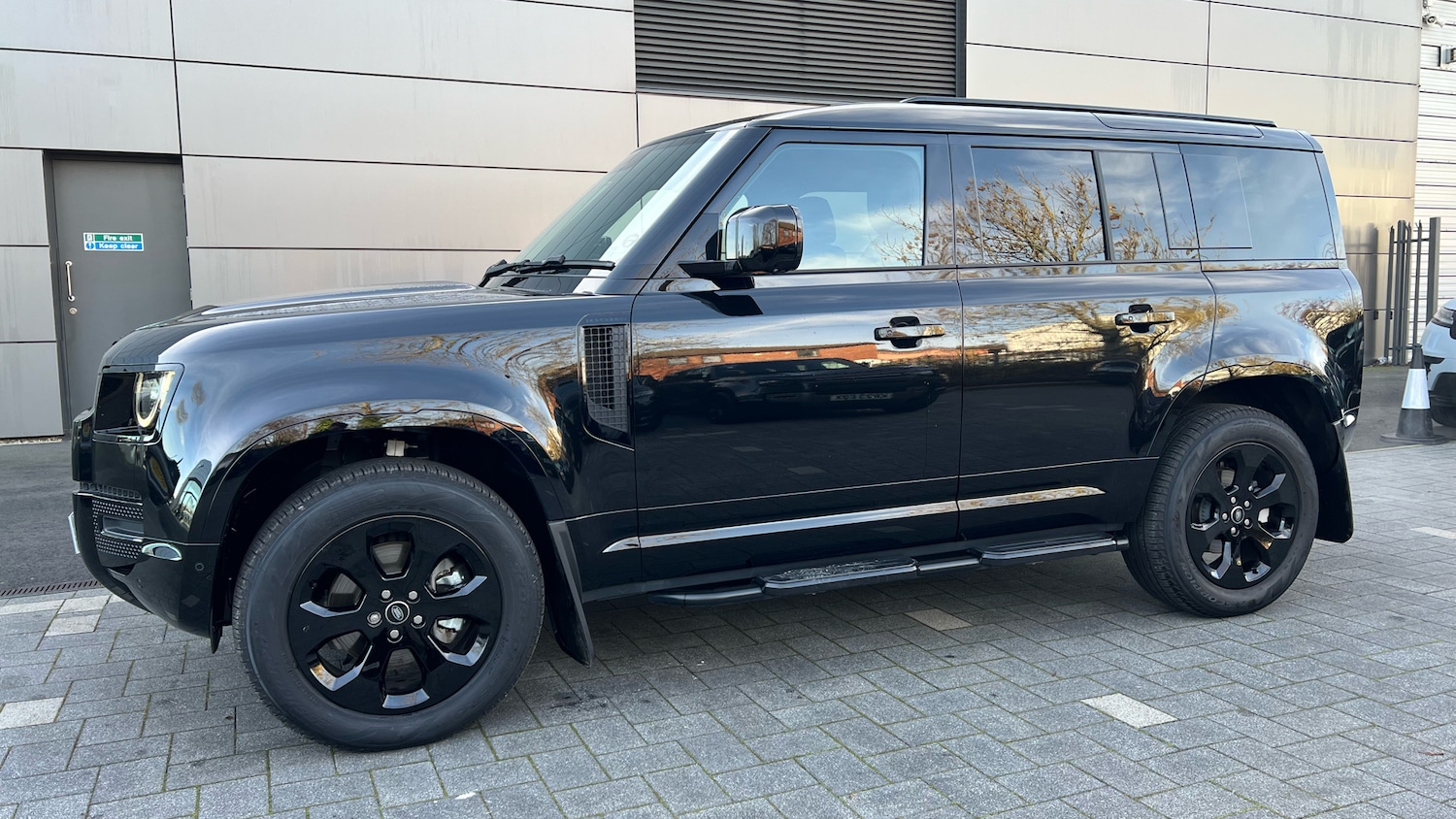 Used Land Rover Defender 2025 for sale - 76723030: Photo 23