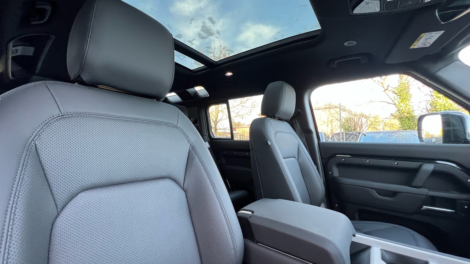 Used Land Rover Defender 2025 for sale - 76723030: Photo 37