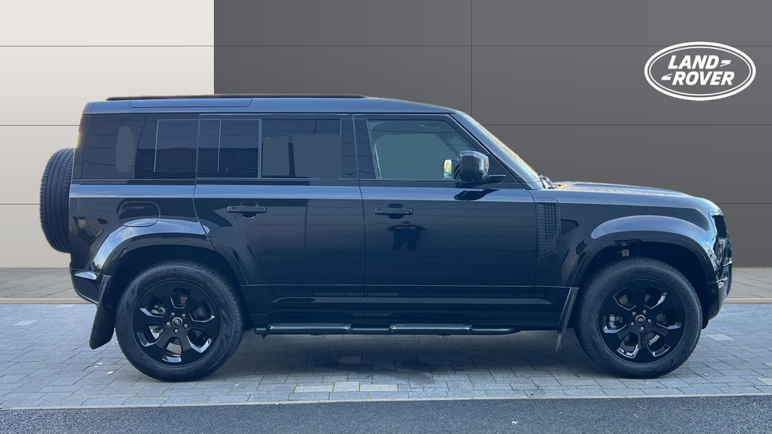 Used Land Rover Defender 2025 for sale - 76723030: Photo 5