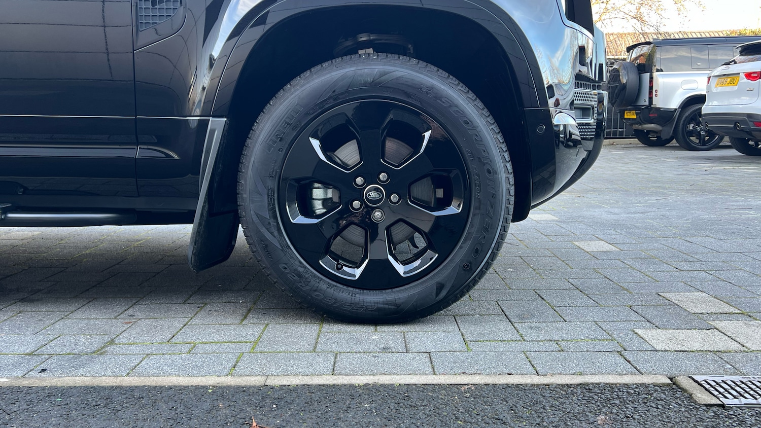 Used Land Rover Defender 2025 for sale - 76723030: Photo 8