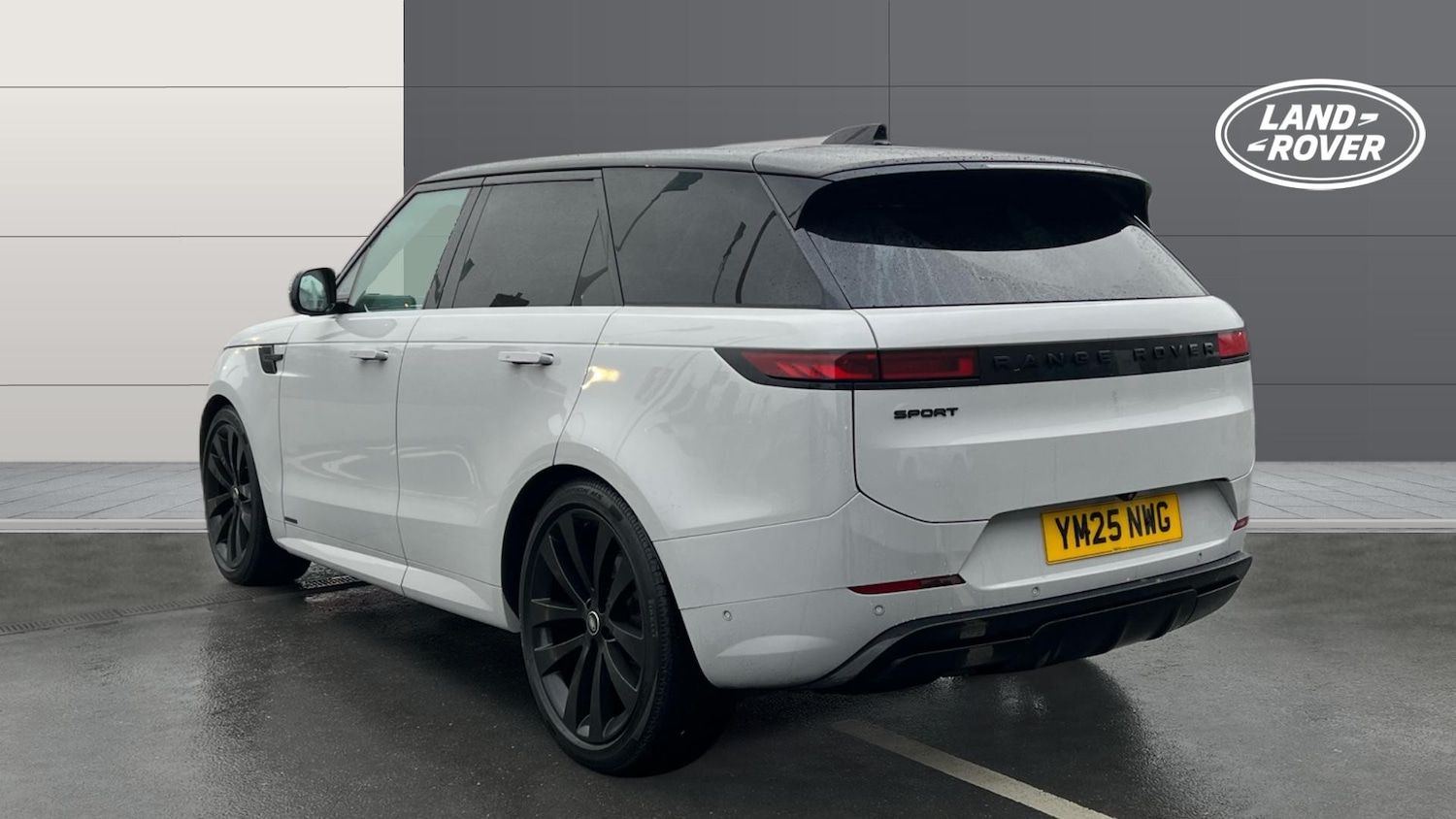 Used Land Rover Range Rover Sport 2025 for sale - 76945783: Photo 2