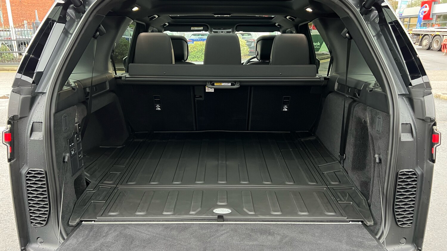 Used Land Rover Discovery 2025 for sale - 77789482: Photo 10